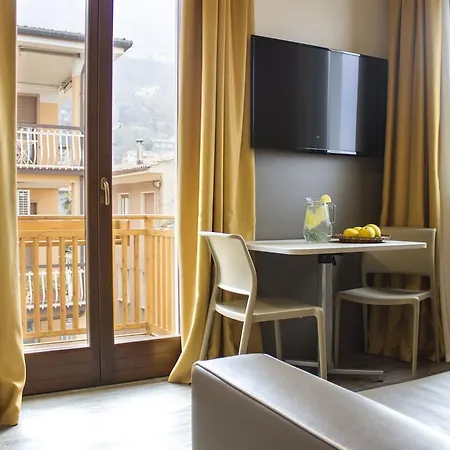 Hotel Dolomiti Malcesine Exterior photo